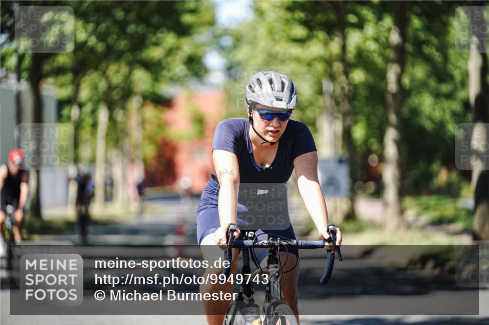 09.08.2026 - GEWOBA Citytriathlon Bremen Michael Burmester http://msf.ph/oto/9949743 09.08.2026 12:57:12 Radfahren 586, 637, 696, 766, 806, 838, 844, 886, 896, 972, 1109 meine-sportfotos.de