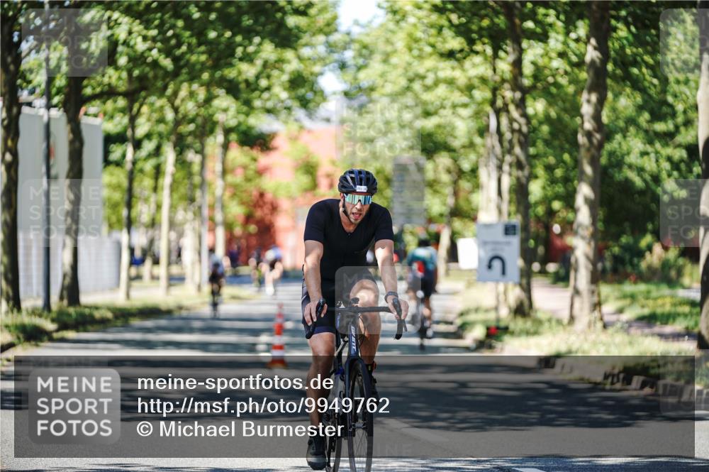09.08.2026 - GEWOBA Citytriathlon Bremen Michael Burmester http://msf.ph/oto/9949762 09.08.2026 12:57:32 Radfahren 603, 701, 702, 834, 838, 858, 982, 1153 meine-sportfotos.de