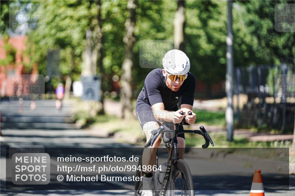 09.08.2026 - GEWOBA Citytriathlon Bremen Michael Burmester http://msf.ph/oto/9949864 09.08.2026 12:59:30 Radfahren 635, 658, 693, 805, 1115 meine-sportfotos.de