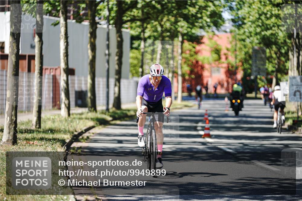 09.08.2026 - GEWOBA Citytriathlon Bremen Michael Burmester http://msf.ph/oto/9949899 09.08.2026 13:00:06 Radfahren 543, 674, 771, 849, 942, 1159 meine-sportfotos.de