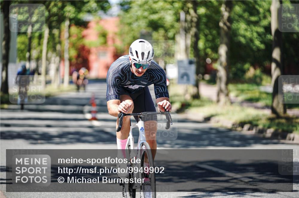 09.08.2026 - GEWOBA Citytriathlon Bremen Michael Burmester http://msf.ph/oto/9949902 09.08.2026 13:00:12 Radfahren 660, 674, 771, 849, 1128, 1159 meine-sportfotos.de