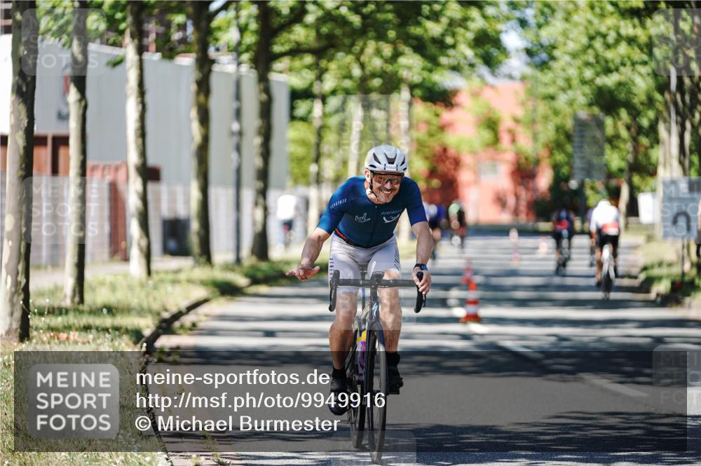 09.08.2026 - GEWOBA Citytriathlon Bremen Michael Burmester http://msf.ph/oto/9949916 09.08.2026 13:00:24 Radfahren 621, 660, 661, 753, 1010, 1128 meine-sportfotos.de