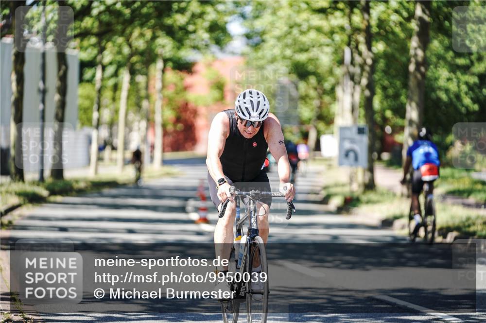 09.08.2026 - GEWOBA Citytriathlon Bremen Michael Burmester http://msf.ph/oto/9950039 09.08.2026 13:02:07 Radfahren 546, 610, 629, 731, 813, 887, 889, 890, 957, 1125 meine-sportfotos.de