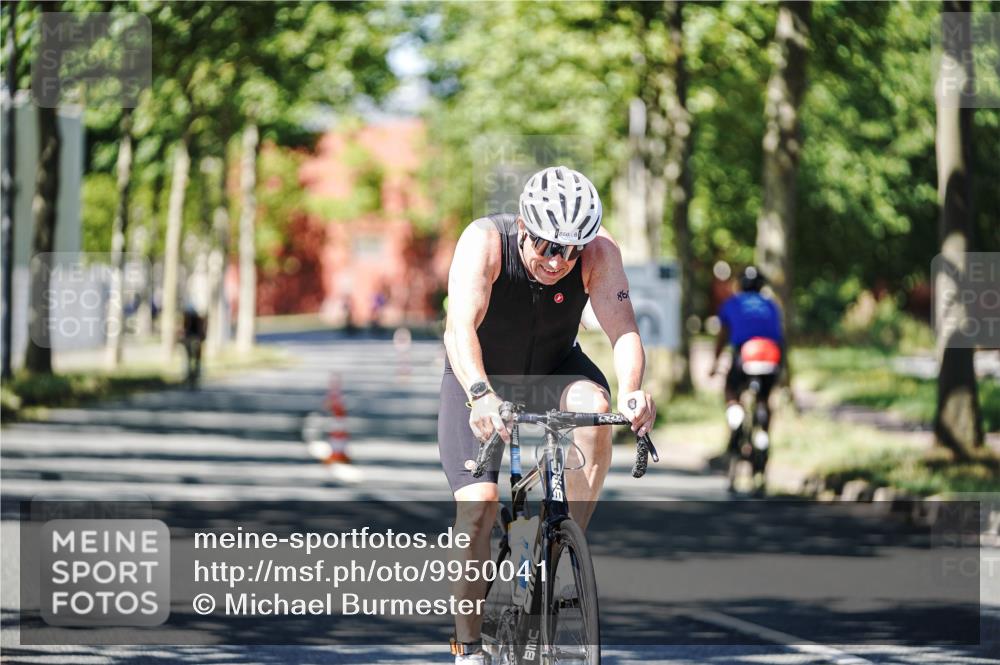 09.08.2026 - GEWOBA Citytriathlon Bremen Michael Burmester http://msf.ph/oto/9950041 09.08.2026 13:02:07 Radfahren 546, 610, 629, 731, 813, 887, 889, 890, 957, 1125 meine-sportfotos.de