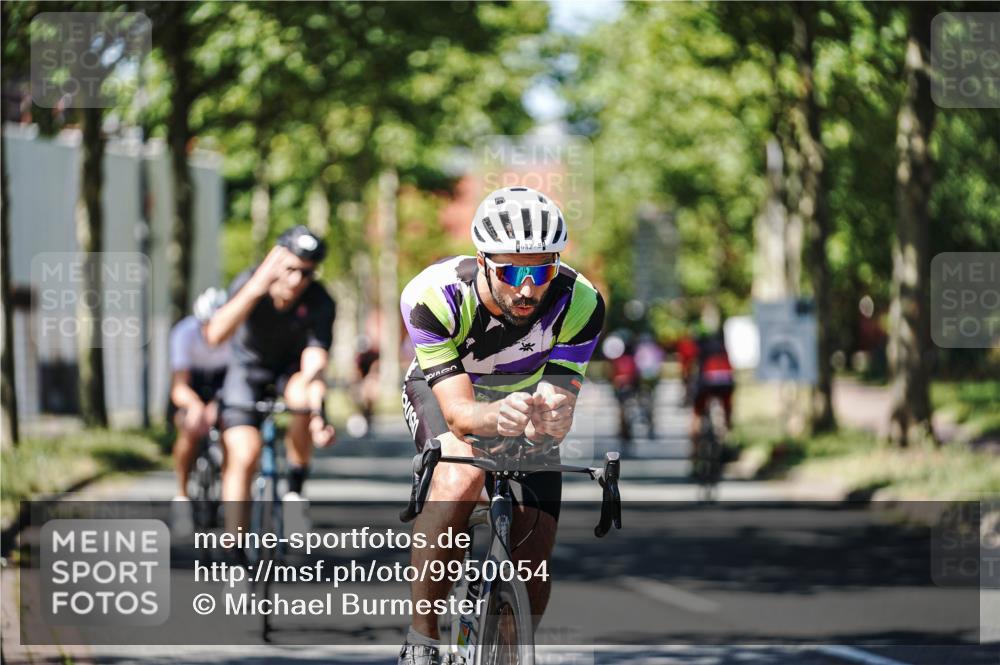 09.08.2026 - GEWOBA Citytriathlon Bremen Michael Burmester http://msf.ph/oto/9950054 09.08.2026 13:02:27 Radfahren 614, 632, 676, 723, 791, 873, 966, 1007, 1011 meine-sportfotos.de