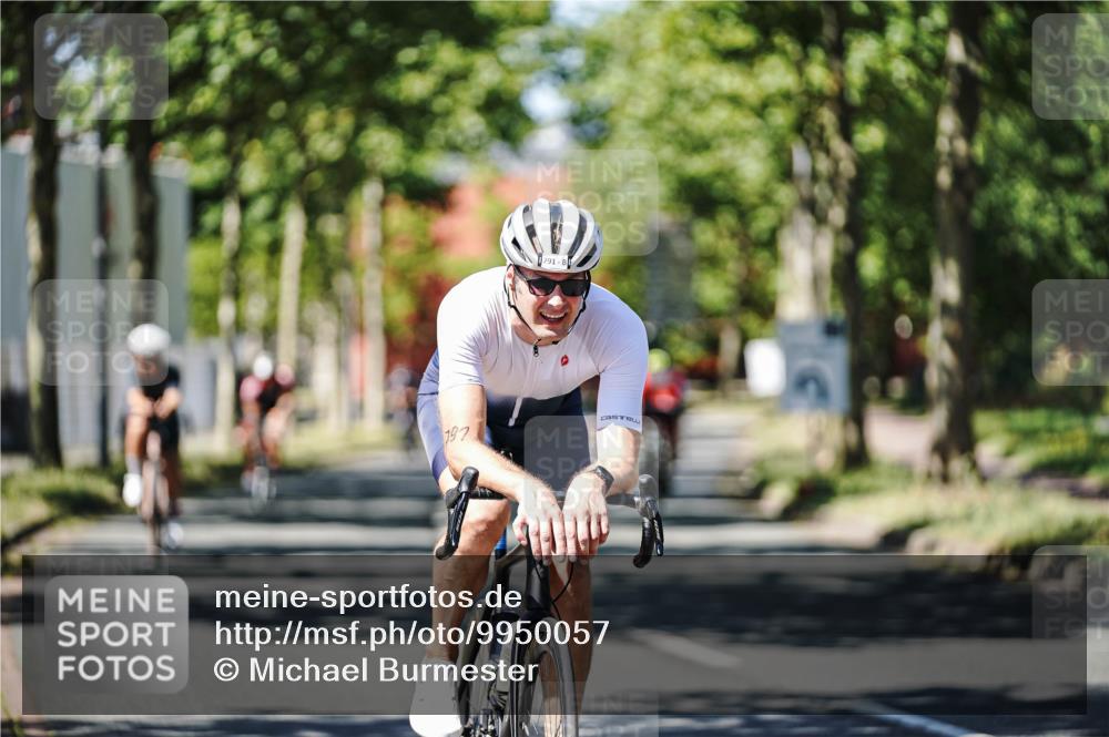 09.08.2026 - GEWOBA Citytriathlon Bremen Michael Burmester http://msf.ph/oto/9950057 09.08.2026 13:02:28 Radfahren 614, 632, 676, 723, 791, 873, 966, 1007, 1011, 1020 meine-sportfotos.de