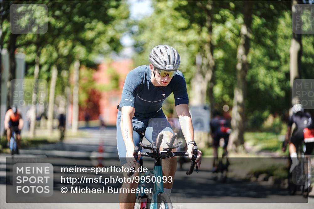 09.08.2026 - GEWOBA Citytriathlon Bremen Michael Burmester http://msf.ph/oto/9950093 09.08.2026 13:02:49 Radfahren 549, 597, 607, 654, 681, 691 meine-sportfotos.de