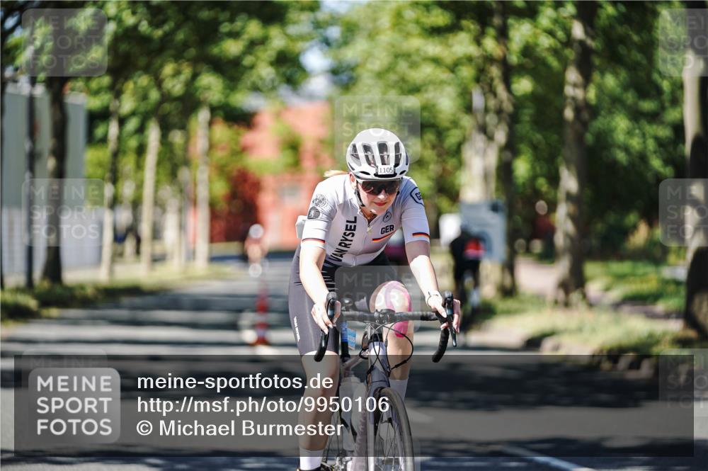 09.08.2026 - GEWOBA Citytriathlon Bremen Michael Burmester http://msf.ph/oto/9950106 09.08.2026 13:03:01 Radfahren 597, 681, 898, 1105 meine-sportfotos.de