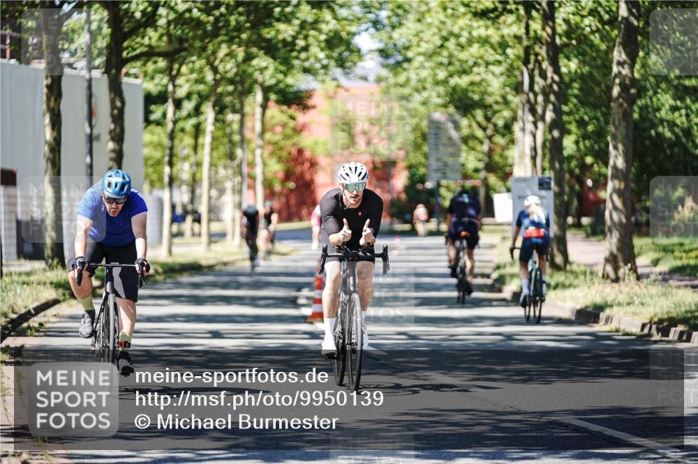 09.08.2026 - GEWOBA Citytriathlon Bremen Michael Burmester http://msf.ph/oto/9950139 09.08.2026 13:03:38 Radfahren 575, 591, 616, 721, 735, 793, 835, 885, 945, 1106, 1122, 1157 meine-sportfotos.de