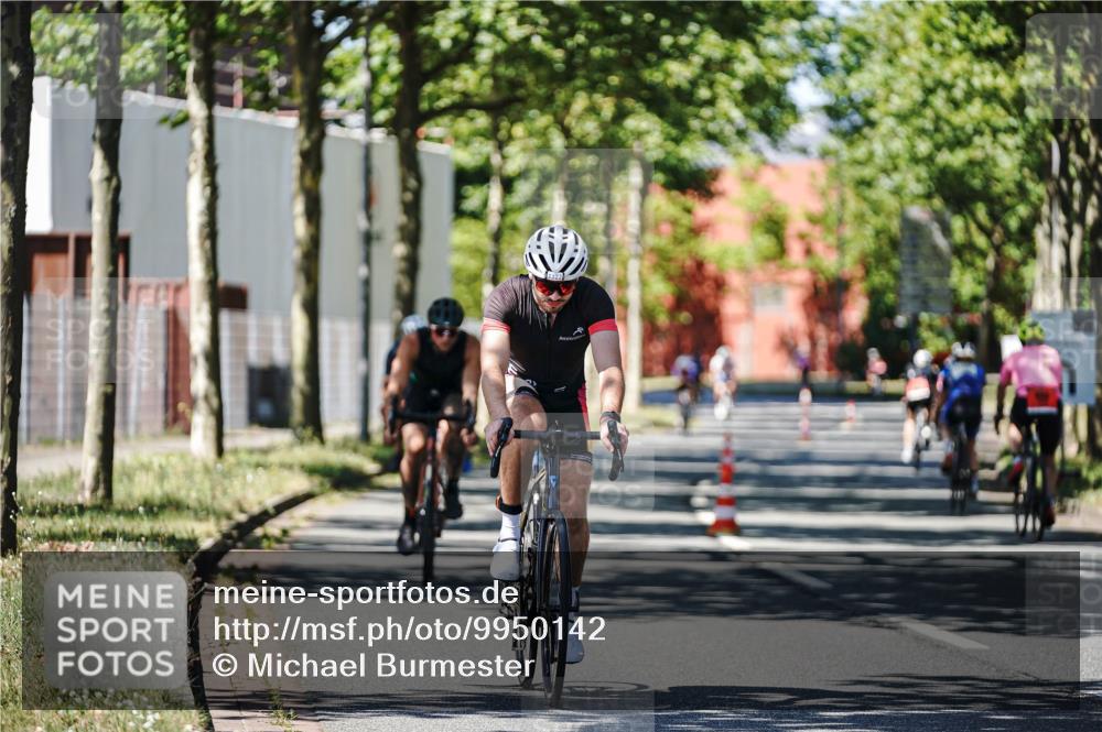 09.08.2026 - GEWOBA Citytriathlon Bremen Michael Burmester http://msf.ph/oto/9950142 09.08.2026 13:03:44 Radfahren 575, 591, 616, 646, 698, 721, 769, 793, 835, 891, 974, 1106, 1122, 1157 meine-sportfotos.de