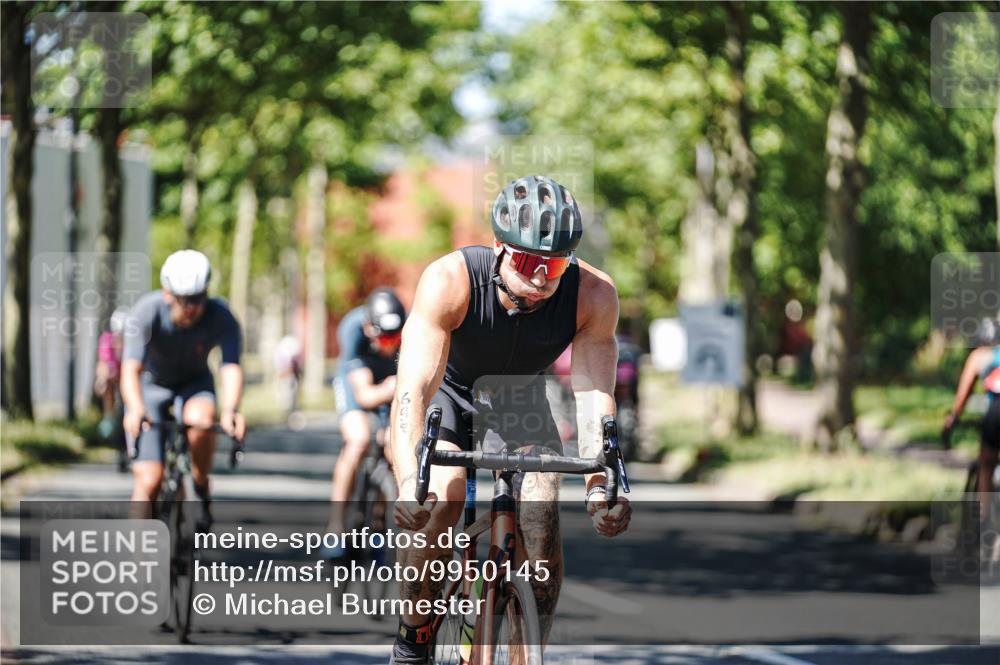 09.08.2026 - GEWOBA Citytriathlon Bremen Michael Burmester http://msf.ph/oto/9950145 09.08.2026 13:03:46 Radfahren 575, 591, 646, 698, 721, 769, 793, 828, 835, 891, 974, 1122, 1157 meine-sportfotos.de