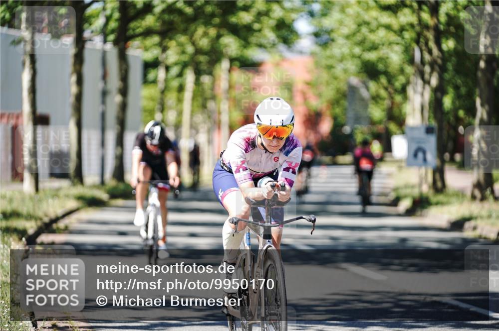 09.08.2026 - GEWOBA Citytriathlon Bremen Michael Burmester http://msf.ph/oto/9950170 09.08.2026 13:04:13 Radfahren 662, 853, 883, 941, 955, 1001 meine-sportfotos.de