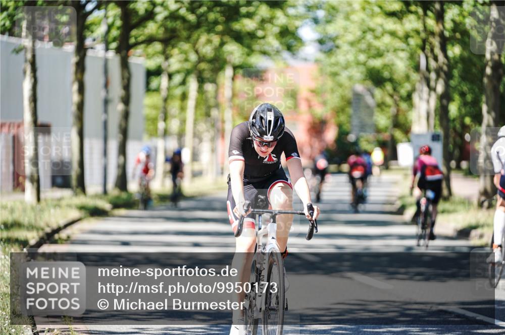 09.08.2026 - GEWOBA Citytriathlon Bremen Michael Burmester http://msf.ph/oto/9950173 09.08.2026 13:04:14 Radfahren 662, 853, 883, 941, 955, 1001 meine-sportfotos.de