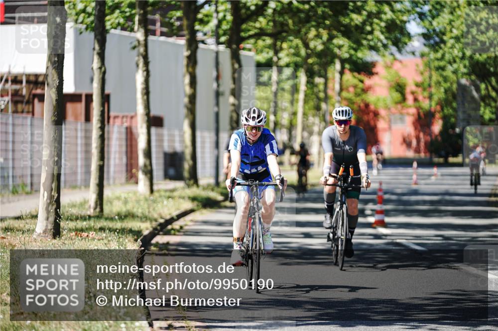 09.08.2026 - GEWOBA Citytriathlon Bremen Michael Burmester http://msf.ph/oto/9950190 09.08.2026 13:04:30 Radfahren 112, 569, 630, 692, 697, 881, 936, 941, 962, 997, 1002, 1152 meine-sportfotos.de