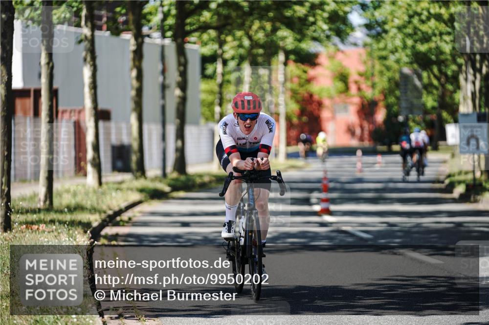 09.08.2026 - GEWOBA Citytriathlon Bremen Michael Burmester http://msf.ph/oto/9950202 09.08.2026 13:04:39 Radfahren 112, 569, 692, 697, 962, 1002, 1152, 1160 meine-sportfotos.de