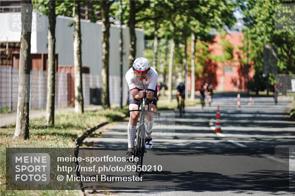 09.08.2026 - GEWOBA Citytriathlon Bremen Michael Burmester http://msf.ph/oto/9950210 09.08.2026 13:04:54 Radfahren 738, 747, 773, 777, 856, 908, 917, 1160 meine-sportfotos.de