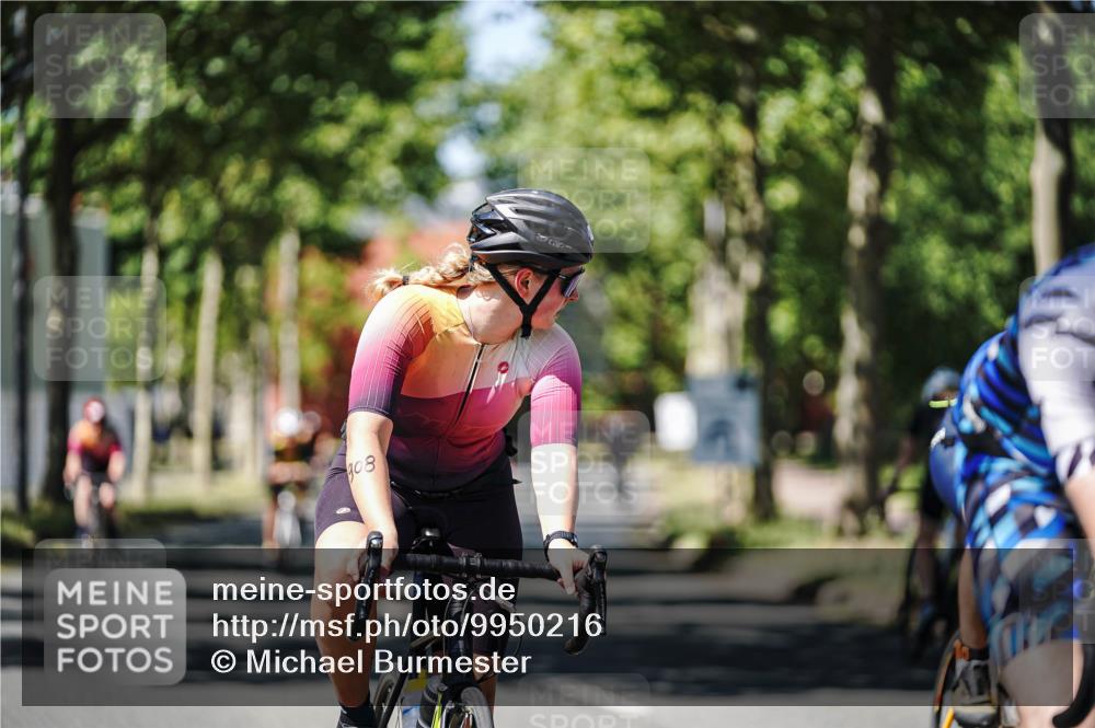 09.08.2026 - GEWOBA Citytriathlon Bremen Michael Burmester http://msf.ph/oto/9950216 09.08.2026 13:04:58 Radfahren 652, 738, 747, 773, 777, 856, 908, 917, 922 meine-sportfotos.de