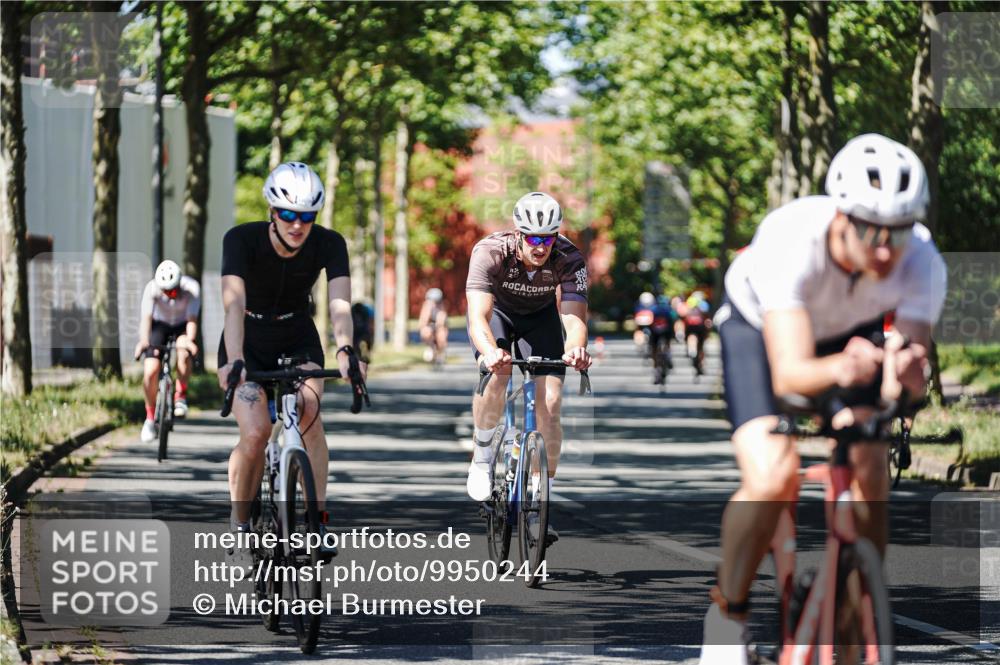 09.08.2026 - GEWOBA Citytriathlon Bremen Michael Burmester http://msf.ph/oto/9950244 09.08.2026 13:05:44 Radfahren 561, 593, 642, 958, 1116, 1145 meine-sportfotos.de