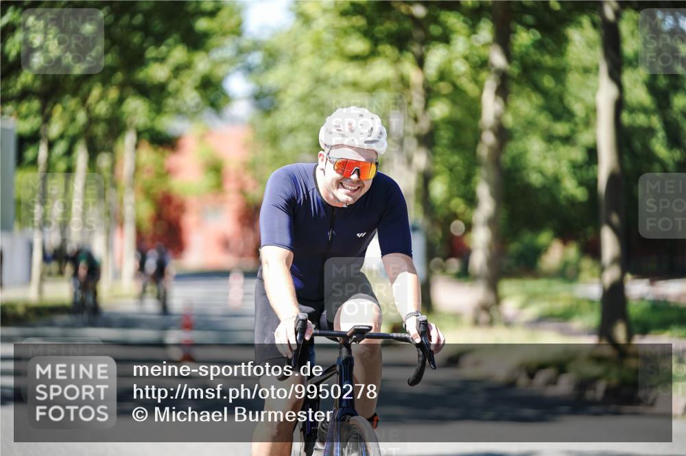 09.08.2026 - GEWOBA Citytriathlon Bremen Michael Burmester http://msf.ph/oto/9950278 09.08.2026 13:06:19 Radfahren 540, 547, 619, 645, 647, 677, 683, 685, 765, 927 meine-sportfotos.de