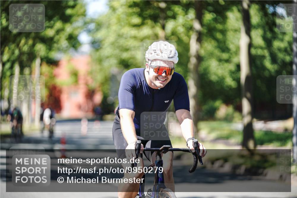 09.08.2026 - GEWOBA Citytriathlon Bremen Michael Burmester http://msf.ph/oto/9950279 09.08.2026 13:06:19 Radfahren 540, 547, 619, 645, 647, 677, 683, 685, 765, 927 meine-sportfotos.de