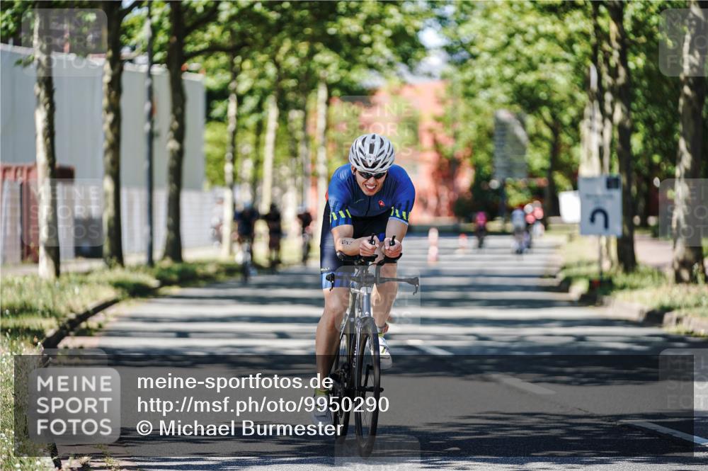 09.08.2026 - GEWOBA Citytriathlon Bremen Michael Burmester http://msf.ph/oto/9950290 09.08.2026 13:06:34 Radfahren 544, 554, 624, 644, 647, 677, 683, 685, 811, 824, 882, 927, 987 meine-sportfotos.de