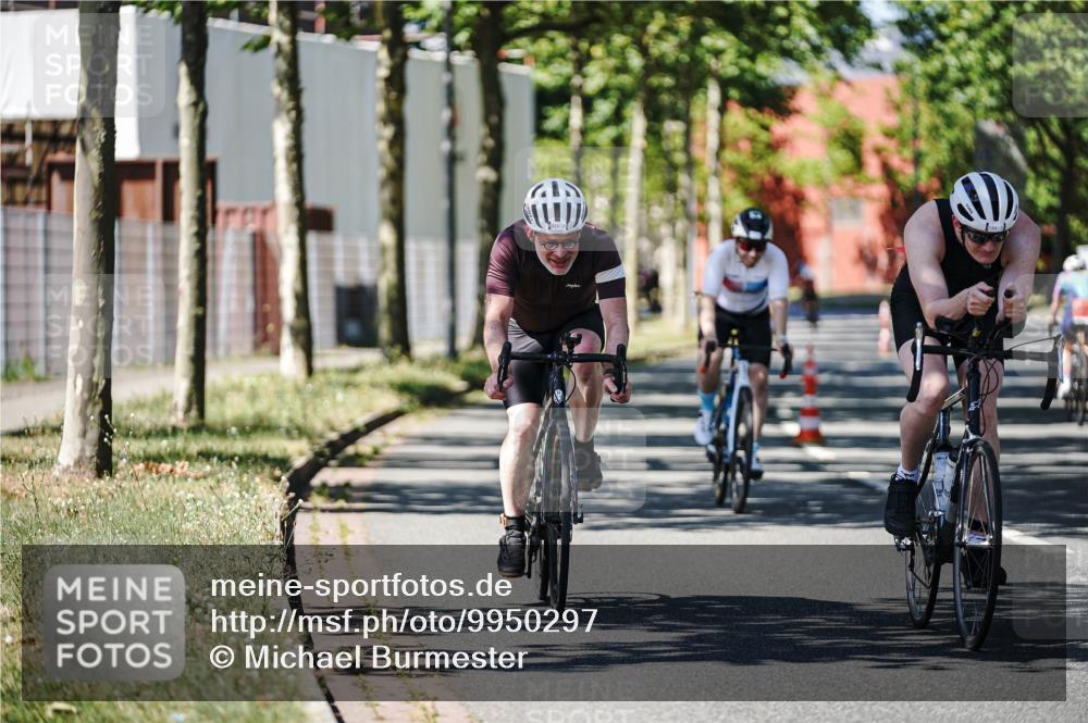 09.08.2026 - GEWOBA Citytriathlon Bremen Michael Burmester http://msf.ph/oto/9950297 09.08.2026 13:06:41 Radfahren 544, 554, 624, 644, 811, 824, 874, 882, 987 meine-sportfotos.de