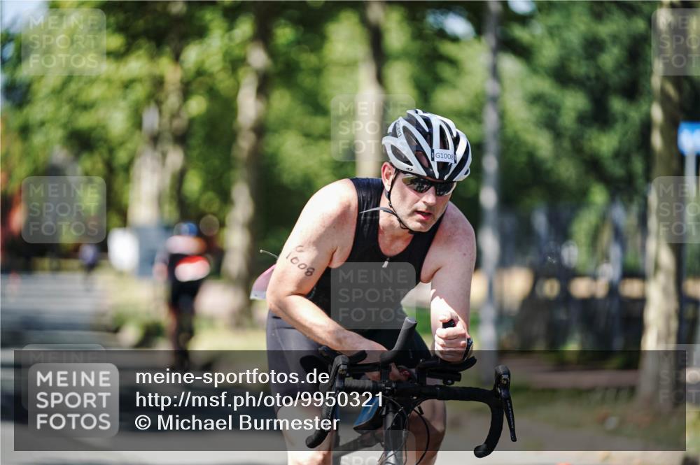 09.08.2026 - GEWOBA Citytriathlon Bremen Michael Burmester http://msf.ph/oto/9950321 09.08.2026 13:07:04 Radfahren 592, 680, 719, 784, 924, 983, 1008, 1155 meine-sportfotos.de