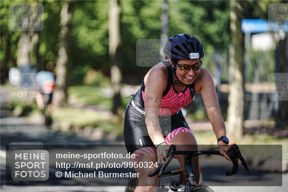 09.08.2026 - GEWOBA Citytriathlon Bremen Michael Burmester http://msf.ph/oto/9950324 09.08.2026 13:07:09 Radfahren 592, 680, 784, 1008, 1155 meine-sportfotos.de