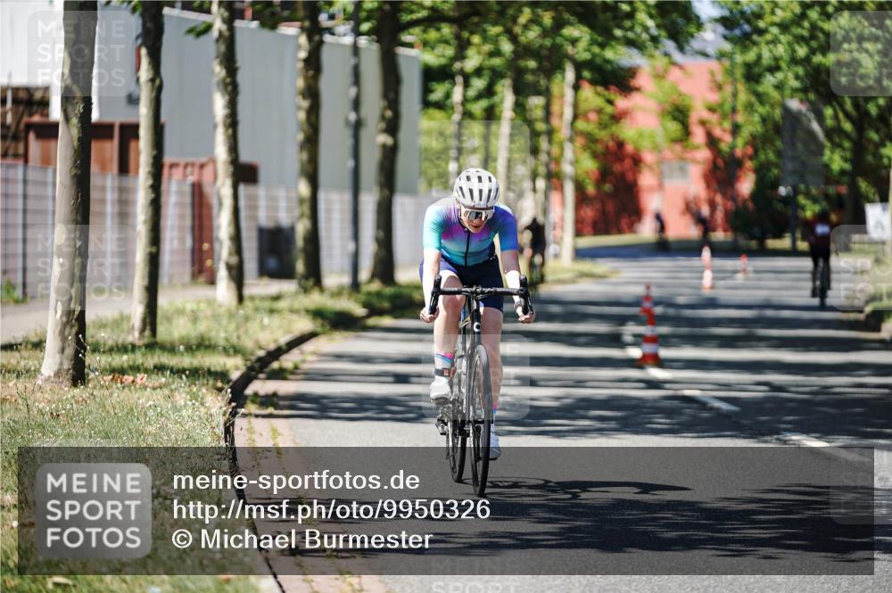 09.08.2026 - GEWOBA Citytriathlon Bremen Michael Burmester http://msf.ph/oto/9950326 09.08.2026 13:07:24 Radfahren 959, 1149, 1158 meine-sportfotos.de