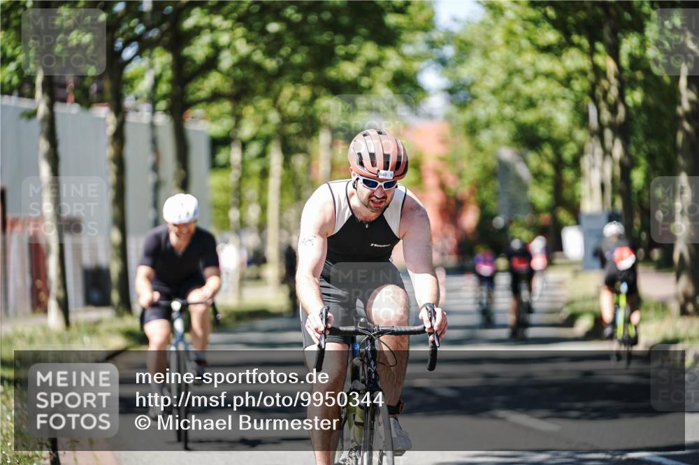 09.08.2026 - GEWOBA Citytriathlon Bremen Michael Burmester http://msf.ph/oto/9950344 09.08.2026 13:07:52 Radfahren 590, 648, 932 meine-sportfotos.de