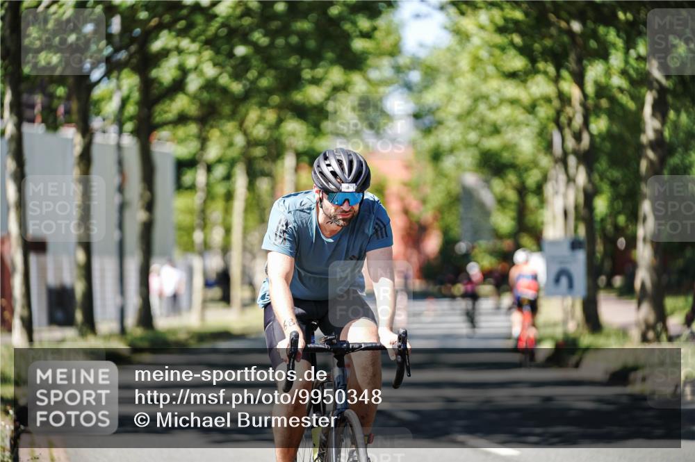 09.08.2026 - GEWOBA Citytriathlon Bremen Michael Burmester http://msf.ph/oto/9950348 09.08.2026 13:07:59 Radfahren 590, 648, 688, 932, 1150 meine-sportfotos.de