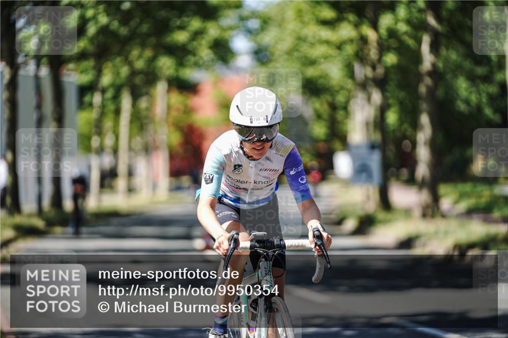 09.08.2026 - GEWOBA Citytriathlon Bremen Michael Burmester http://msf.ph/oto/9950354 09.08.2026 13:08:14 Radfahren 688, 710, 730, 899, 979, 1150 meine-sportfotos.de