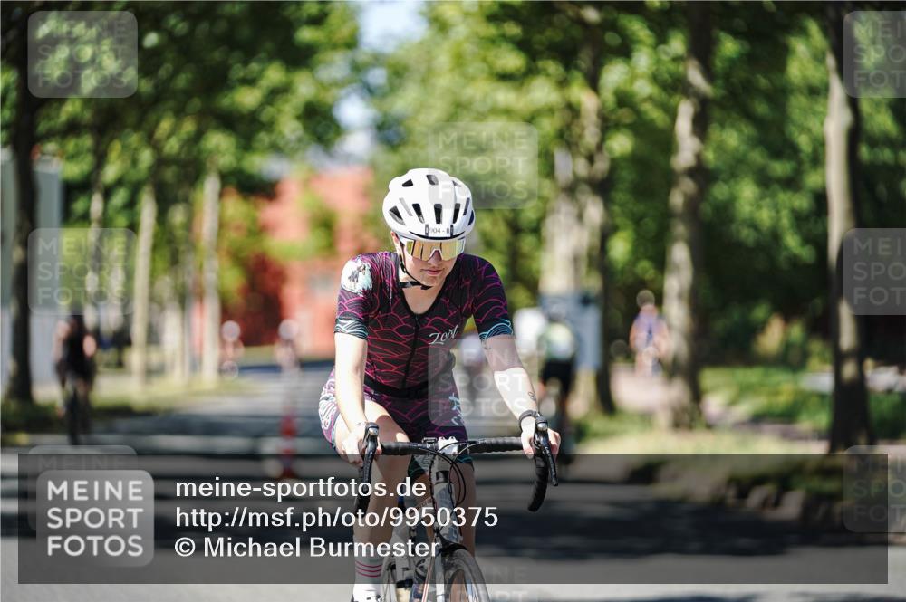 09.08.2026 - GEWOBA Citytriathlon Bremen Michael Burmester http://msf.ph/oto/9950375 09.08.2026 13:08:34 Radfahren 730, 756, 820, 879, 904, 1016, 1137 meine-sportfotos.de