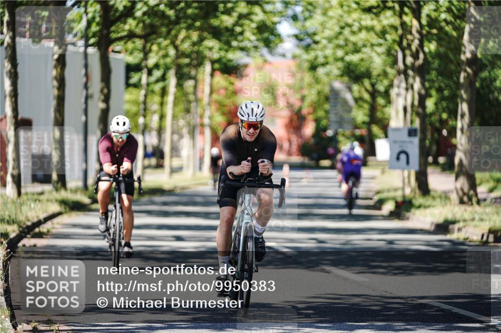 09.08.2026 - GEWOBA Citytriathlon Bremen Michael Burmester http://msf.ph/oto/9950383 09.08.2026 13:08:51 Radfahren 594, 605, 641, 686, 756, 852 meine-sportfotos.de