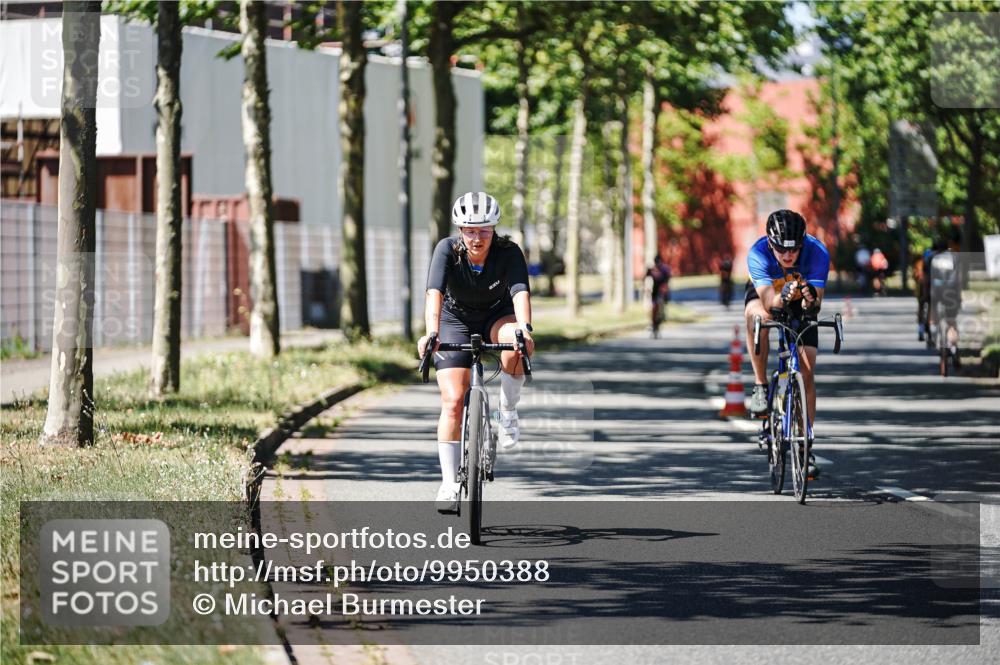 09.08.2026 - GEWOBA Citytriathlon Bremen Michael Burmester http://msf.ph/oto/9950388 09.08.2026 13:08:59 Radfahren 589, 594, 641, 899, 1133 meine-sportfotos.de