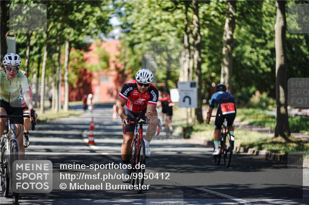 09.08.2026 - GEWOBA Citytriathlon Bremen Michael Burmester http://msf.ph/oto/9950412 09.08.2026 13:09:23 Radfahren 585, 724, 795, 826, 905, 999, 1103, 1114 meine-sportfotos.de