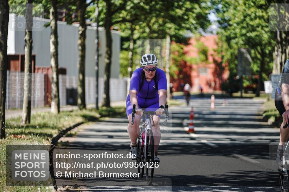 09.08.2026 - GEWOBA Citytriathlon Bremen Michael Burmester http://msf.ph/oto/9950426 09.08.2026 13:09:39 Radfahren 585, 877, 905, 914, 946, 947, 963, 999, 1009, 1129, 1141 meine-sportfotos.de
