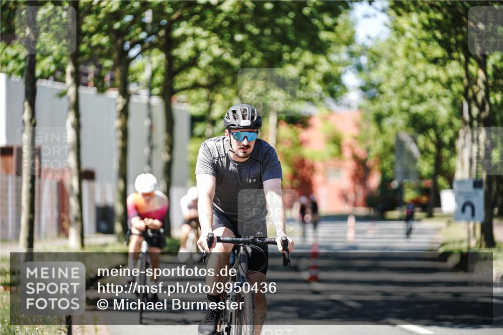 09.08.2026 - GEWOBA Citytriathlon Bremen Michael Burmester http://msf.ph/oto/9950436 09.08.2026 13:09:48 Radfahren 739, 822, 877, 880, 914, 947, 963, 1009, 1013, 1129, 1141 meine-sportfotos.de