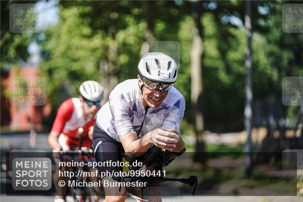 09.08.2026 - GEWOBA Citytriathlon Bremen Michael Burmester http://msf.ph/oto/9950441 09.08.2026 13:09:51 Radfahren 739, 799, 822, 880, 914, 947, 963, 1009, 1013, 1129, 1141 meine-sportfotos.de