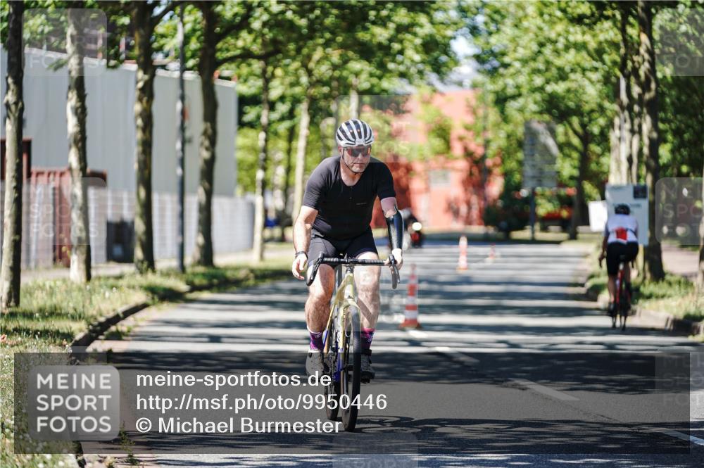 09.08.2026 - GEWOBA Citytriathlon Bremen Michael Burmester http://msf.ph/oto/9950446 09.08.2026 13:09:57 Radfahren 739, 799, 822, 880, 914, 947, 1009, 1013 meine-sportfotos.de