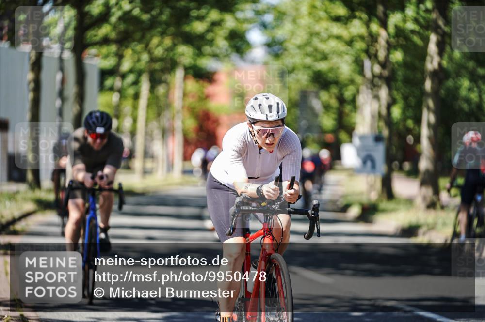 09.08.2026 - GEWOBA Citytriathlon Bremen Michael Burmester http://msf.ph/oto/9950478 09.08.2026 13:10:50 Radfahren 598, 716, 717, 750, 794, 823, 967, 993 meine-sportfotos.de
