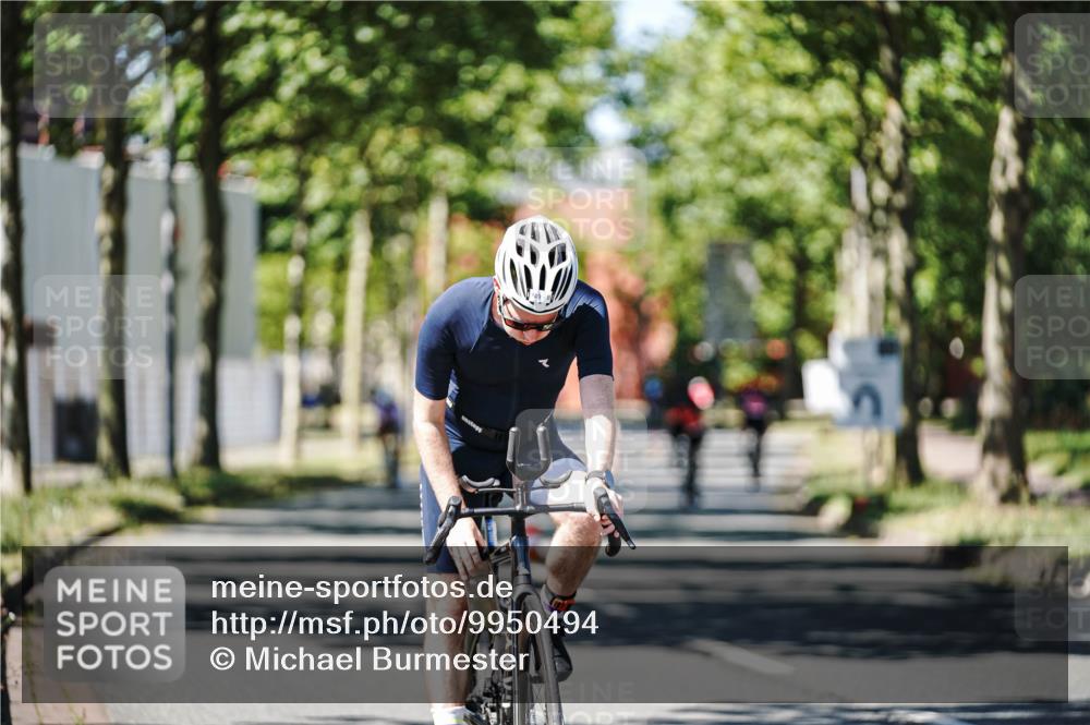 09.08.2026 - GEWOBA Citytriathlon Bremen Michael Burmester http://msf.ph/oto/9950494 09.08.2026 13:11:05 Radfahren 555, 596, 600, 615, 679, 749, 750, 794, 884, 964, 993 meine-sportfotos.de