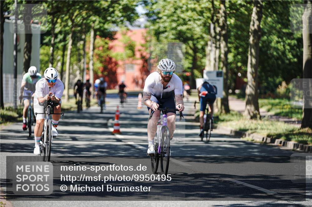 09.08.2026 - GEWOBA Citytriathlon Bremen Michael Burmester http://msf.ph/oto/9950495 09.08.2026 13:11:10 Radfahren 555, 596, 600, 615, 639, 679, 728, 749, 792, 814, 884, 964 meine-sportfotos.de