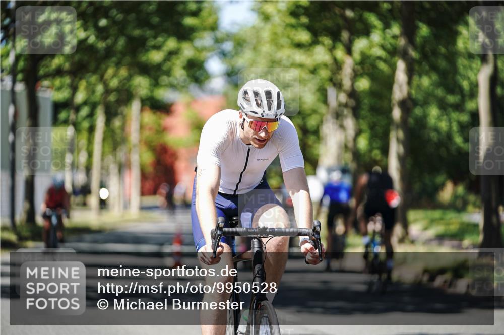 09.08.2026 - GEWOBA Citytriathlon Bremen Michael Burmester http://msf.ph/oto/9950528 09.08.2026 13:11:36 Radfahren 582, 606, 609, 611, 655, 790, 869, 901 meine-sportfotos.de