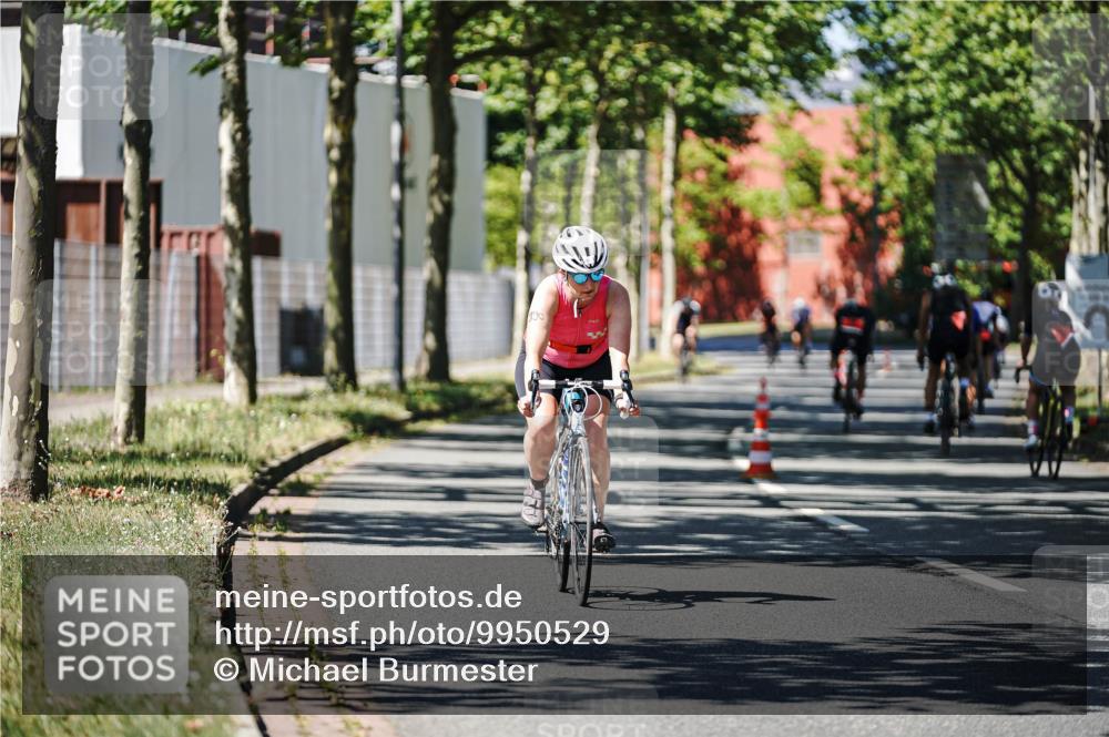 09.08.2026 - GEWOBA Citytriathlon Bremen Michael Burmester http://msf.ph/oto/9950529 09.08.2026 13:11:38 Radfahren 582, 606, 609, 611, 655, 726, 790, 869, 901, 990 meine-sportfotos.de
