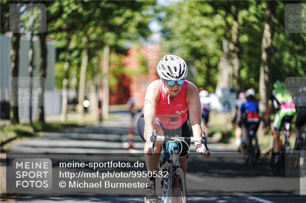 09.08.2026 - GEWOBA Citytriathlon Bremen Michael Burmester http://msf.ph/oto/9950532 09.08.2026 13:11:39 Radfahren 582, 606, 609, 611, 655, 726, 790, 869, 901, 990 meine-sportfotos.de