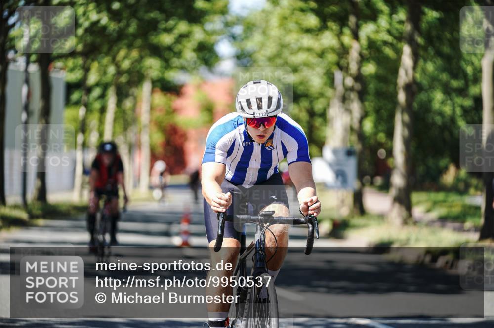 09.08.2026 - GEWOBA Citytriathlon Bremen Michael Burmester http://msf.ph/oto/9950537 09.08.2026 13:11:48 Radfahren 582, 609, 726, 855, 867, 990, 1119 meine-sportfotos.de