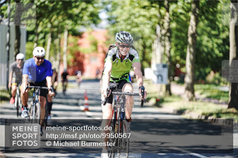 09.08.2026 - GEWOBA Citytriathlon Bremen Michael Burmester http://msf.ph/oto/9950567 09.08.2026 13:12:23 Radfahren 552, 636, 638, 744, 745, 758, 781, 816, 846, 861, 864, 895, 909, 911, 935, 981, 1015, 1019 meine-sportfotos.de