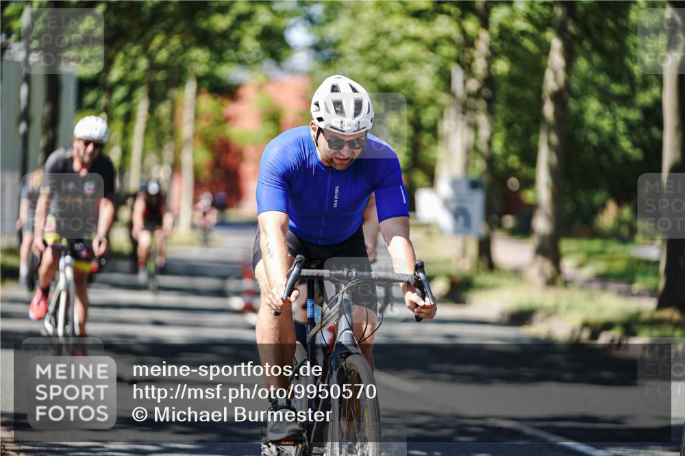 09.08.2026 - GEWOBA Citytriathlon Bremen Michael Burmester http://msf.ph/oto/9950570 09.08.2026 13:12:24 Radfahren 552, 636, 638, 744, 745, 758, 781, 816, 846, 861, 864, 895, 909, 911, 935, 981, 1015, 1019 meine-sportfotos.de