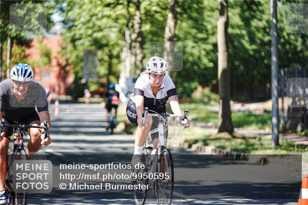 09.08.2026 - GEWOBA Citytriathlon Bremen Michael Burmester http://msf.ph/oto/9950595 09.08.2026 13:12:53 Radfahren 804, 960, 1006, 1138, 1142 meine-sportfotos.de